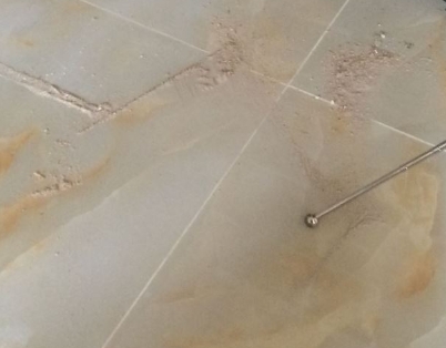 马关瓷砖空鼓维修公司分享粘合剂选择不当在瓷砖铺贴过程中可能导致以下问题